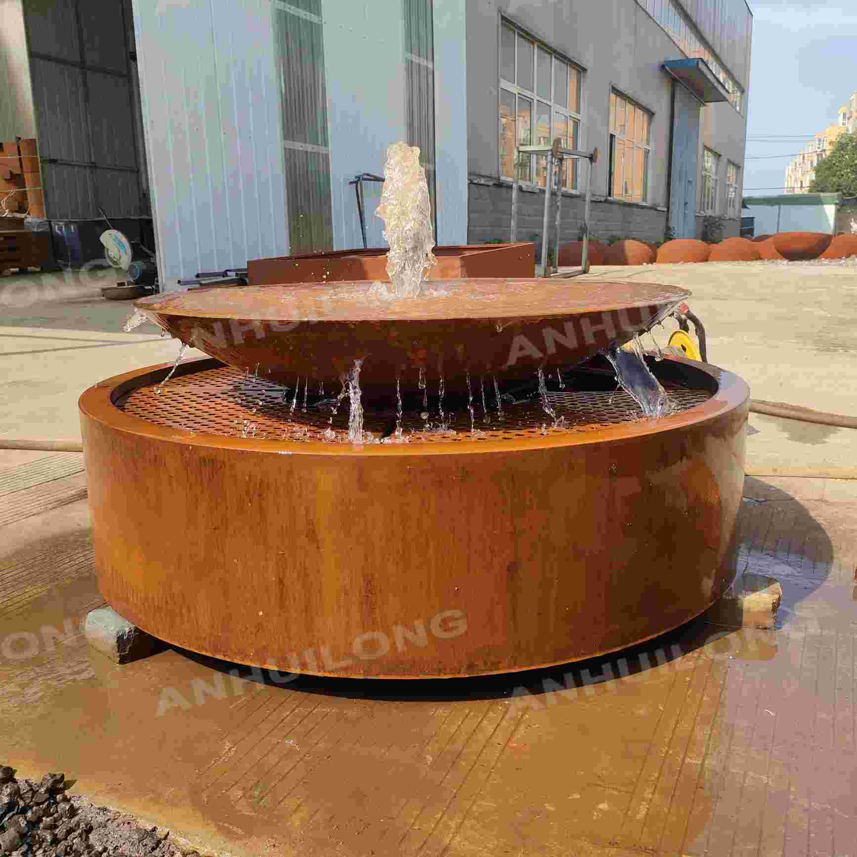 Rustic style corten steel water fountain for holiday village