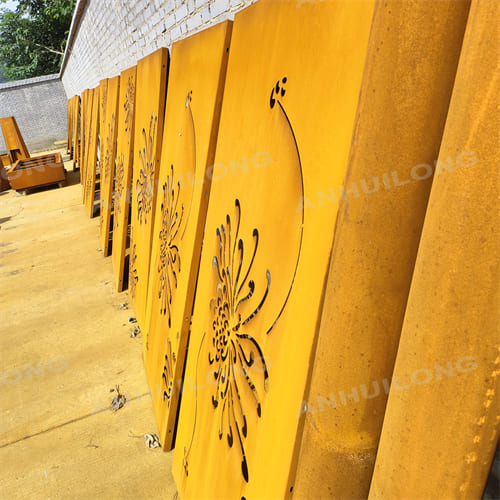 Rusty Bamboo Corten Steel Garden Screen Panels – a perfect complement to City Gardens Landscapes