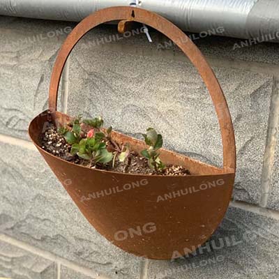 Economic and durable hang wall metal planters